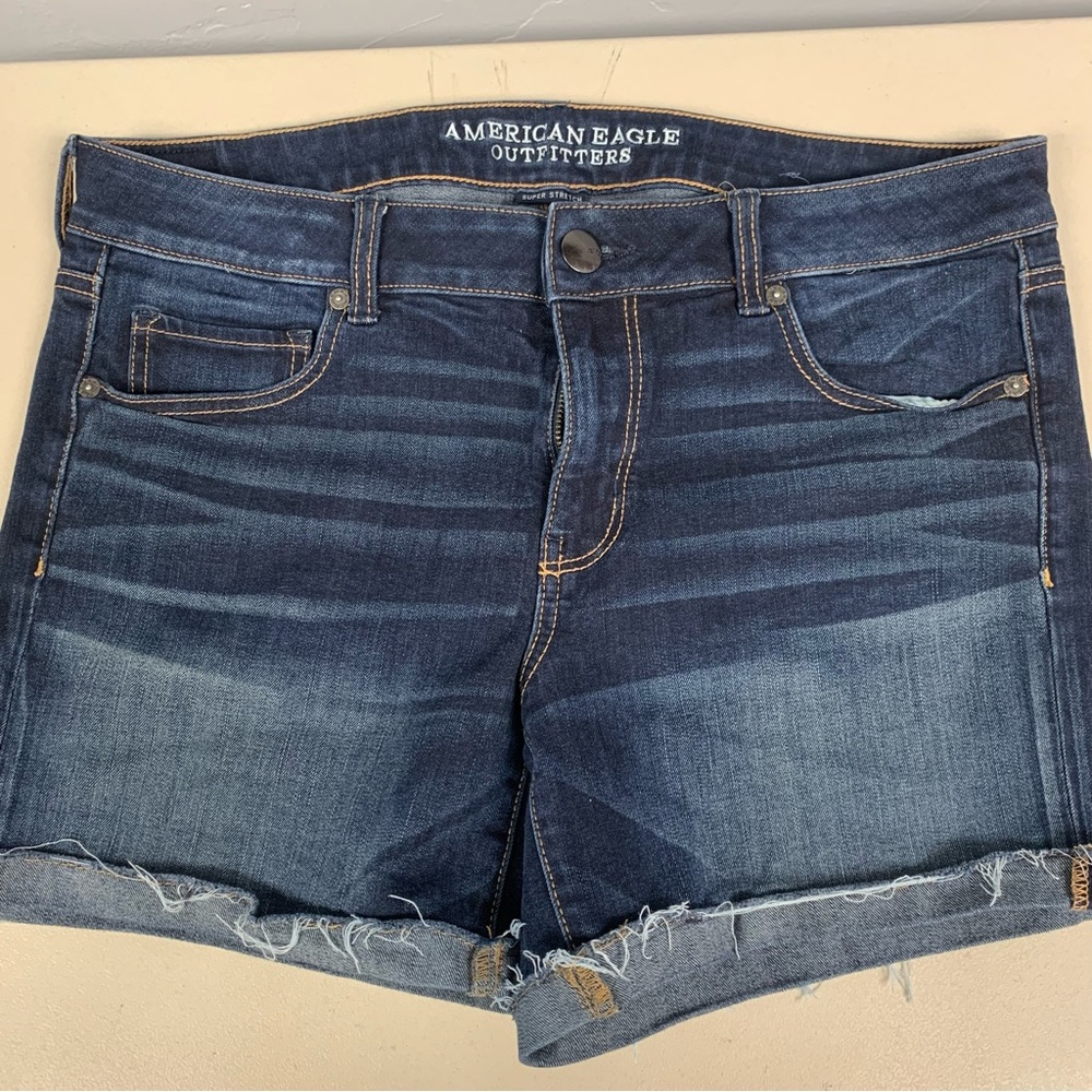 American Eagle super stretch midi denim shorts! Size 14
